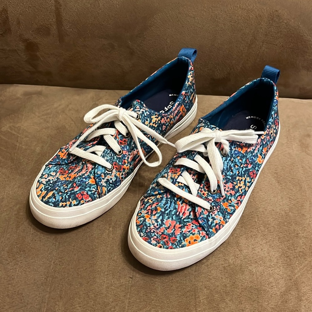Flowered Sperry Lace Up Sneaker Women’s size 8